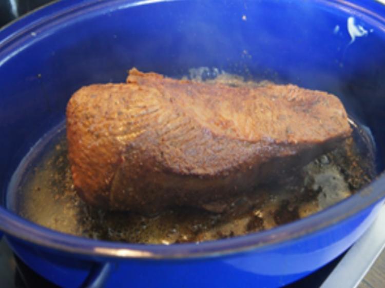 Rindfleisch Burgunder Art mit Sauce, Kartoffel-Sellerie-Stampf und ...