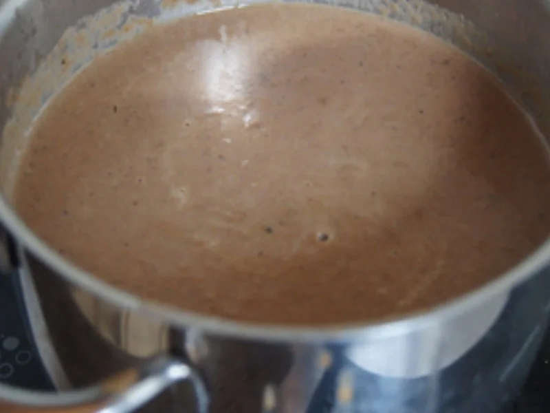 Rindfleisch Burgunder Art mit Sauce, Kartoffel-Sellerie-Stampf und Eisberg-Paprika-Salat - Rezept - Bild Nr. 13