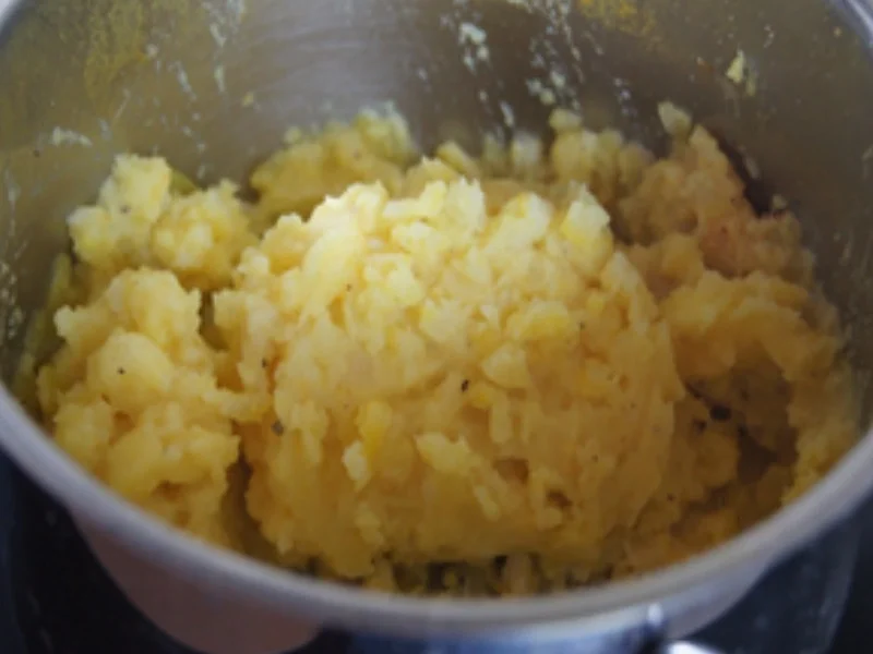 Rindfleisch Burgunder Art mit Sauce, Kartoffel-Sellerie-Stampf und Eisberg-Paprika-Salat - Rezept - Bild Nr. 15