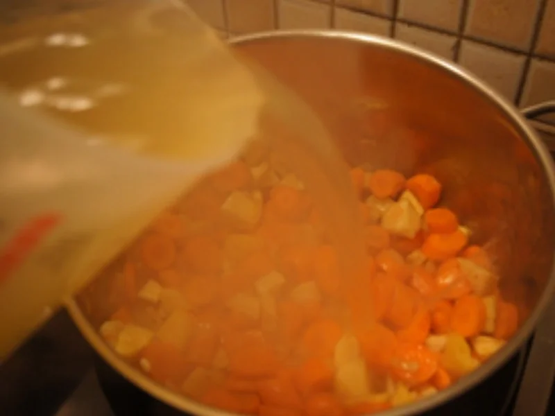 Würzige Möhrencremesuppe mit Schinken Krakauer - Rezept - Bild Nr. 8