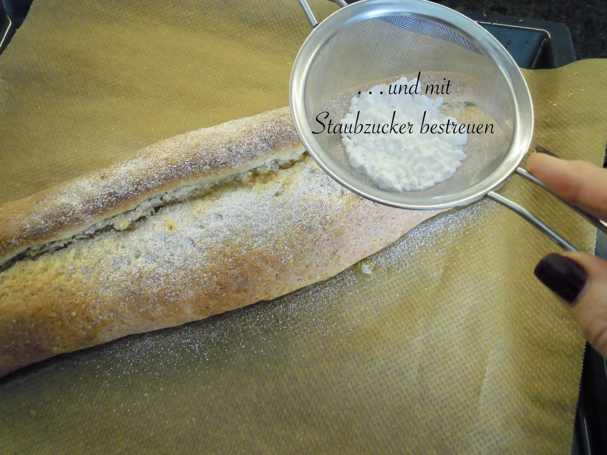 Topfen/Quark Stollen mit Dörrpflaumen Füllung - Rezept - Bild Nr. 29