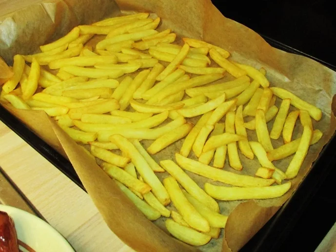 Berliner Currywurst mit Pommes - Rezept - Bild Nr. 5