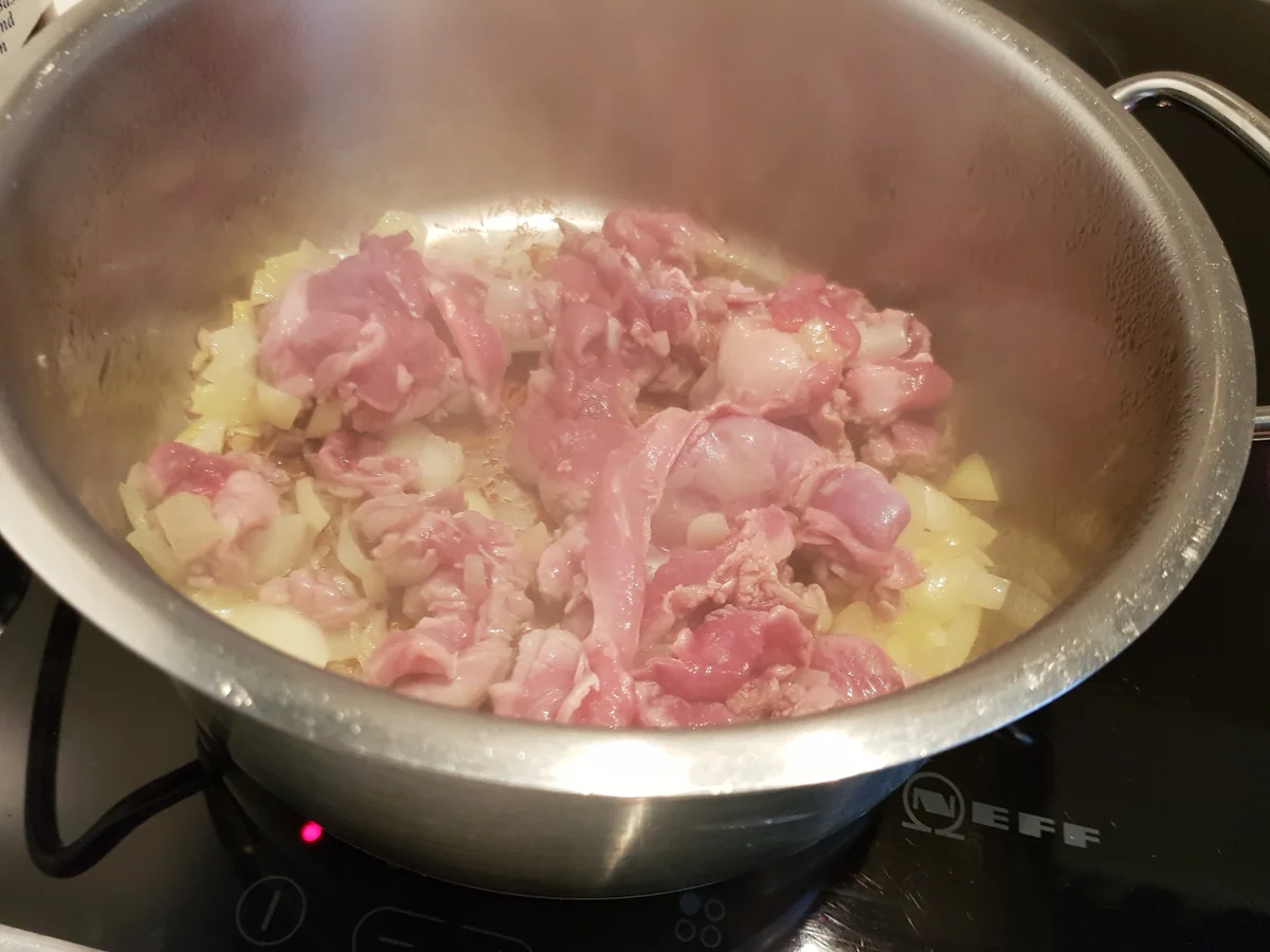 Reh-Ragout mit Brezenknödel - Rezept - Bild Nr. 3