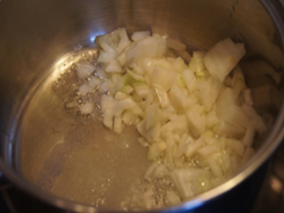 Kassler Lachs auf Sauerkraut mit Zwiebel-Kartoffelstampf und Meerrettichcreme - Rezept - Bild Nr. 5