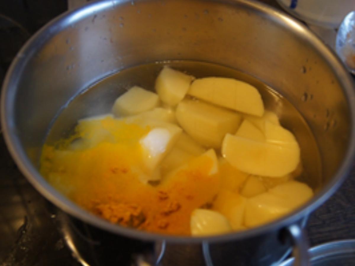 Kassler Lachs auf Sauerkraut mit Zwiebel-Kartoffelstampf und Meerrettichcreme - Rezept - Bild Nr. 10