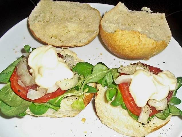 Rezept: Thunfisch-Brötchen Bild Nr. 4 Thunfisch-Brötchen - Rezept - Bild Nr. 4