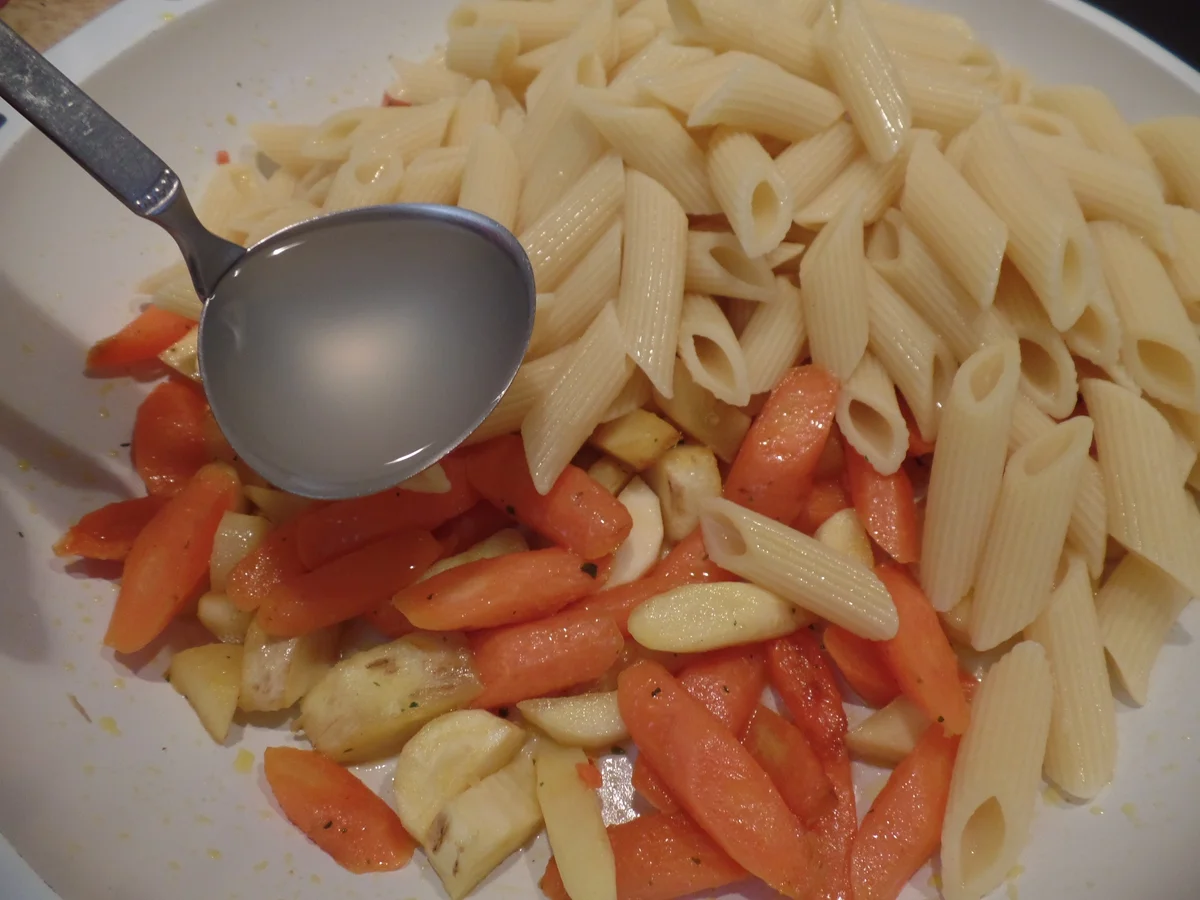 Nudeln mit Wintergemüse und Feldsalat-Pesto - Rezept - Bild Nr. 13171