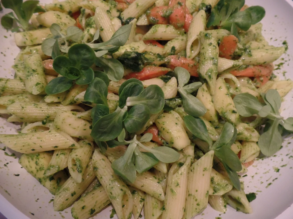 Nudeln mit Wintergemüse und Feldsalat-Pesto - Rezept - Bild Nr. 13175