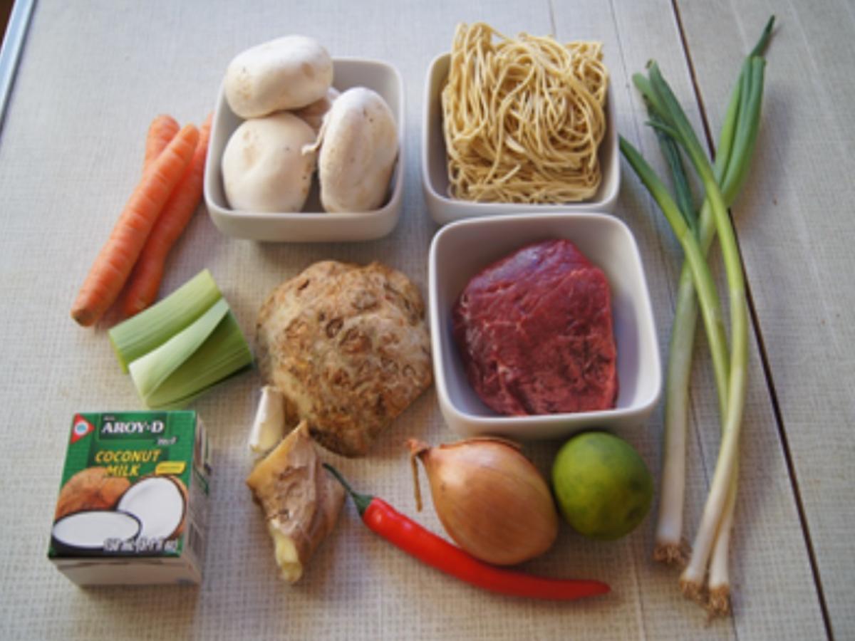 Gelbes Thai-Curry mit Mie-Nudeln, Rindfleisch und Gemüsemix - Rezept - Bild Nr. 3
