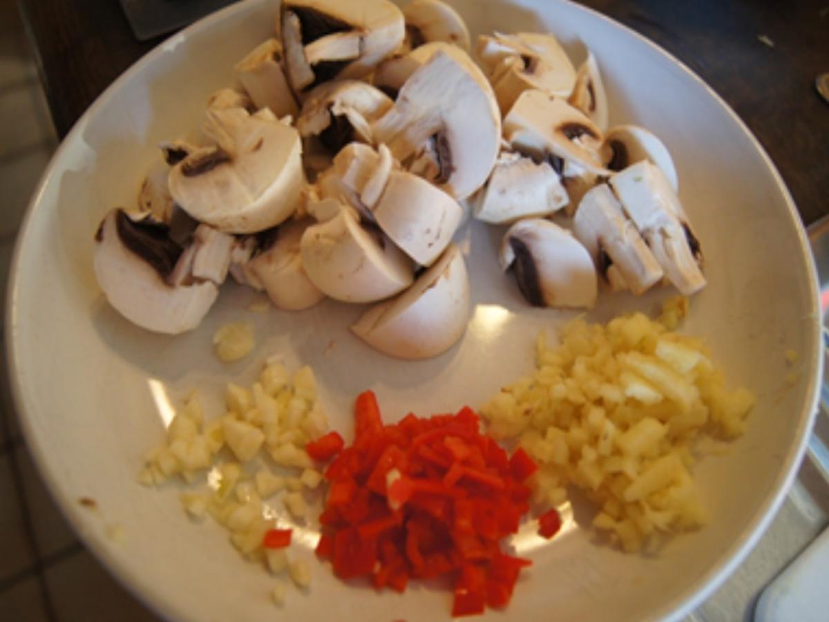 Gelbes Thai-Curry mit Mie-Nudeln, Rindfleisch und Gemüsemix - Rezept - Bild Nr. 10