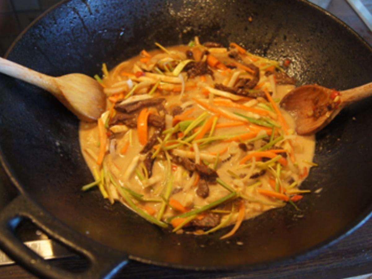 Gelbes Thai-Curry mit Mie-Nudeln, Rindfleisch und Gemüsemix - Rezept - Bild Nr. 21