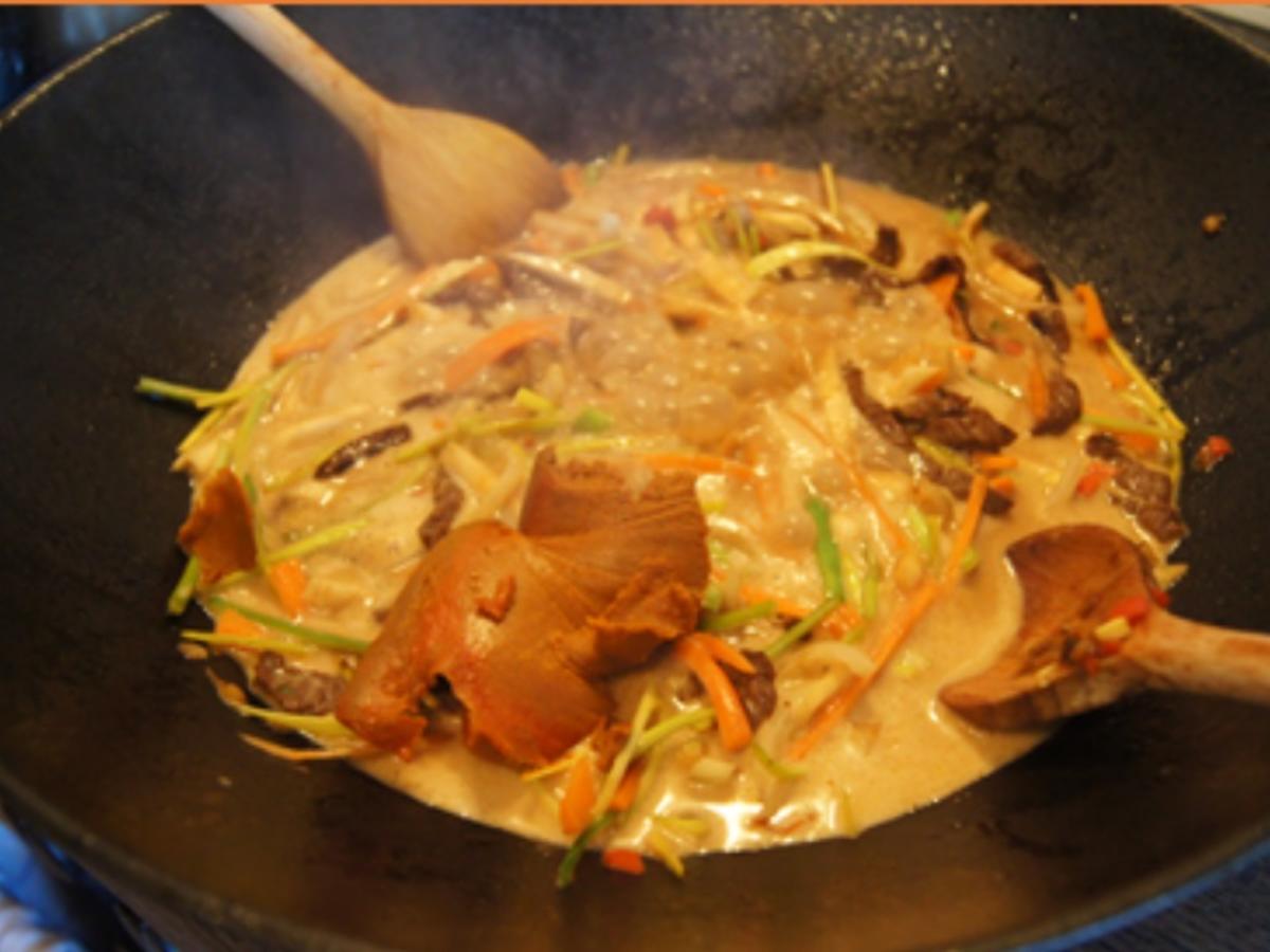 Gelbes Thai-Curry mit Mie-Nudeln, Rindfleisch und Gemüsemix - Rezept - Bild Nr. 24