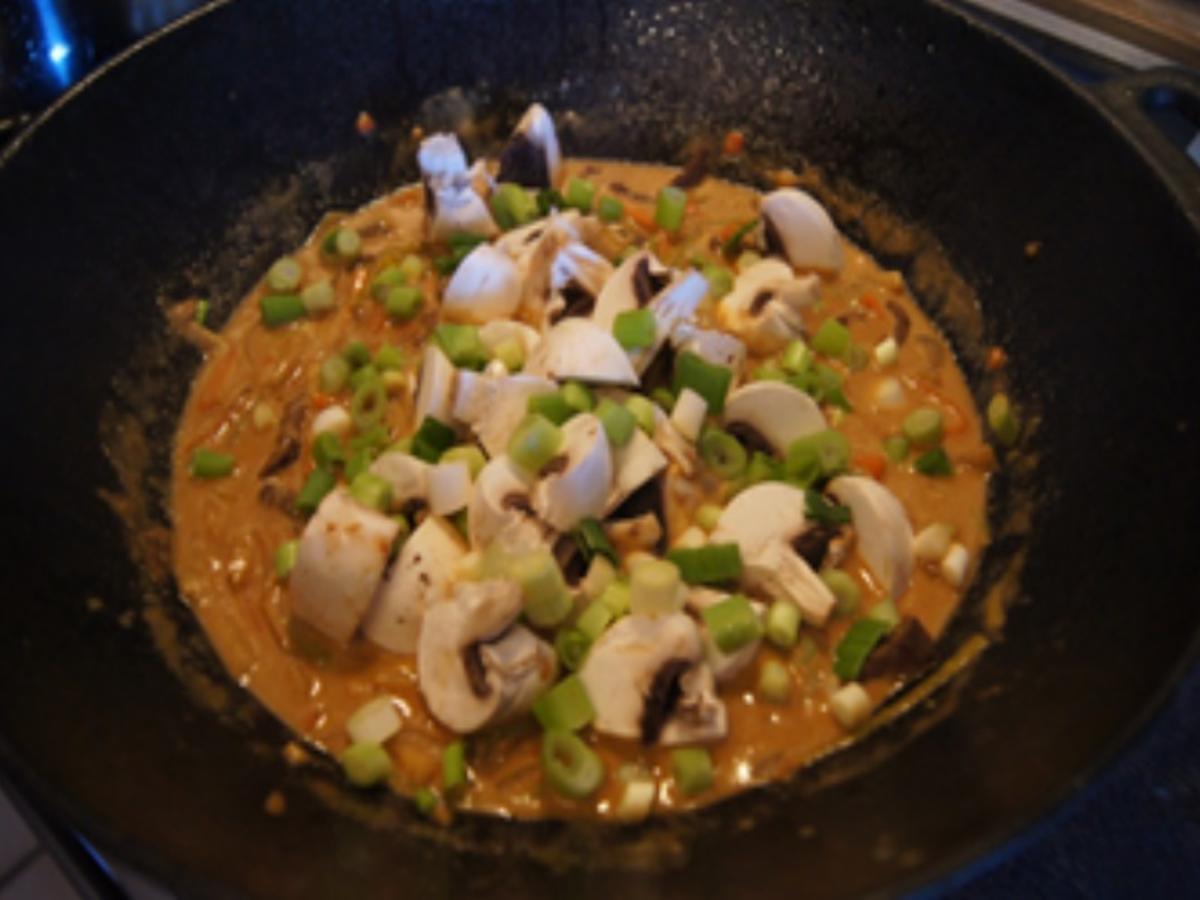 Gelbes Thai-Curry mit Mie-Nudeln, Rindfleisch und Gemüsemix - Rezept - Bild Nr. 29
