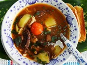 Gulaschsuppe mit Pilzen und Kartoffeln "Ravensburg" - Rezept - Bild Nr. 2