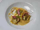 Leberwurst-Ravioli in Apfel-Meerrettichschaum und eingelegten roten Zwiebeln - Rezept - Bild Nr. 2