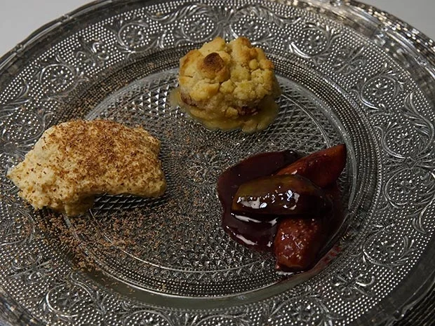 Rezept: Zimtcreme mit frischen Feigen und einem gebrannten Apfel- Mandel Crumble Bild Nr. 2 Zimtcreme mit frischen Feigen und einem gebrannten Apfel- Mandel Crumble - Rezept - Bild Nr. 2