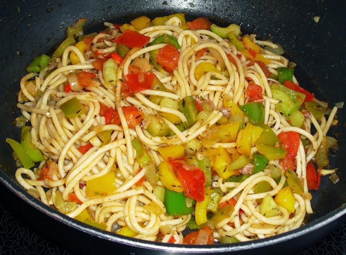 Bunte Spaghetti-Pfanne - Rezept - Bild Nr. 4