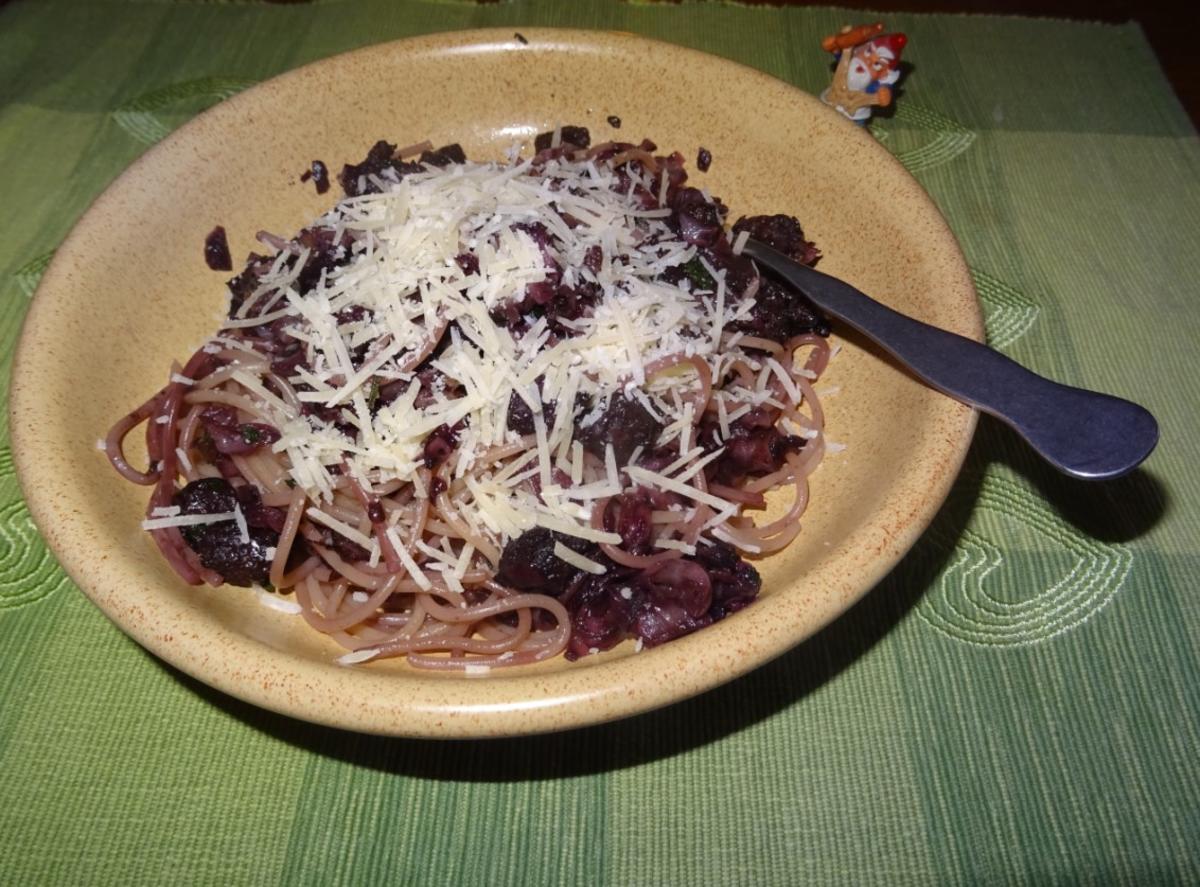 Spaghetti mit Radicchio-Sugo und Salsiccia - Rezept - Bild Nr. 2