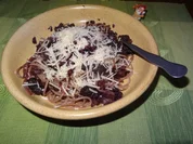 Spaghetti mit Radicchio-Sugo und Salsiccia - Rezept - Bild Nr. 2