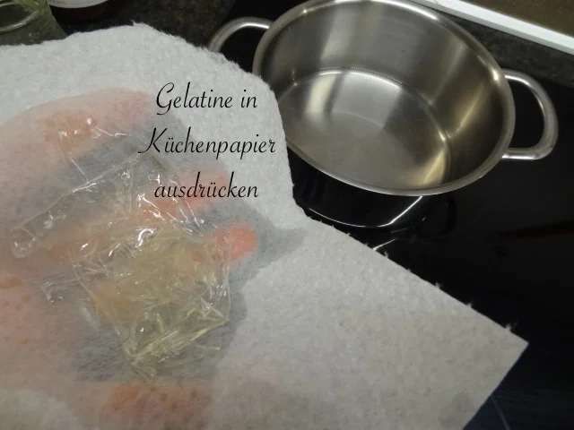 Rezept: Erdbeersahne Biskuit mit Schneehaube Bild Nr. 16 Erdbeersahne Biskuit mit Schneehaube - Rezept - Bild Nr. 16