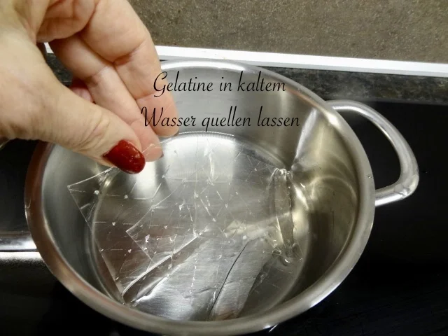 Rezept: Erdbeersahne Biskuit mit Schneehaube Bild Nr. 15 Erdbeersahne Biskuit mit Schneehaube - Rezept - Bild Nr. 15