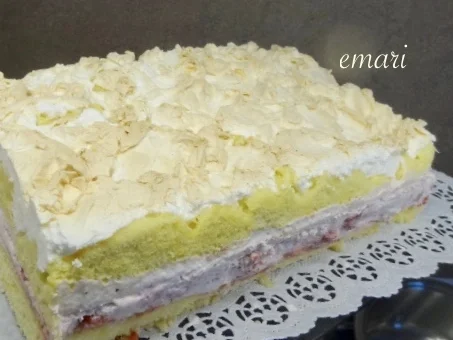 Rezept: Erdbeersahne Biskuit mit Schneehaube Bild Nr. 24 Erdbeersahne Biskuit mit Schneehaube - Rezept - Bild Nr. 24