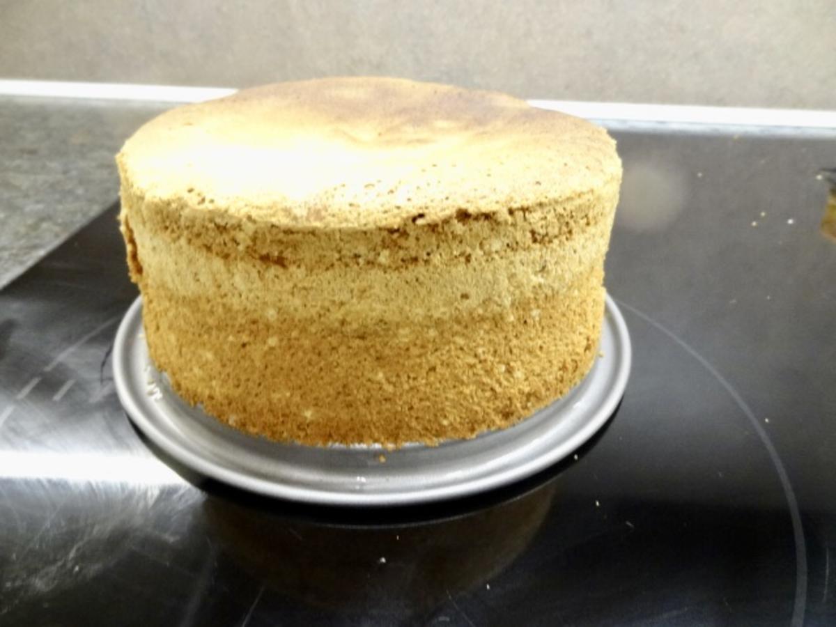 Erdbeer Sahne Torte  mit schnellem Puddingkuchenteig - Rezept - Bild Nr. 7