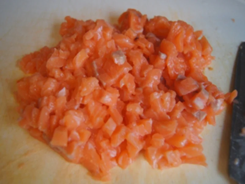 Asiatisch gewürzte Lachsbuletten mit Man-go-Gurken-Salsa - Rezept - Bild Nr. 5