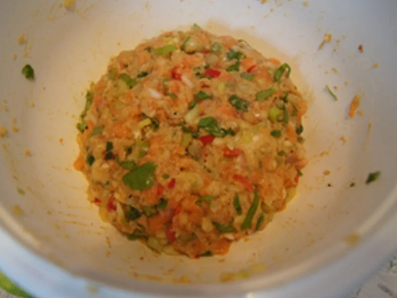 Asiatisch gewürzte Lachsbuletten mit Man-go-Gurken-Salsa - Rezept - Bild Nr. 11