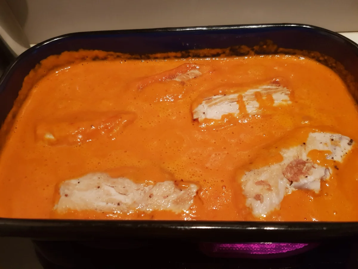 Putenröllchen gratiniert, in Paprikasoße mit bunten Risoni - Rezept - Bild Nr. 13209