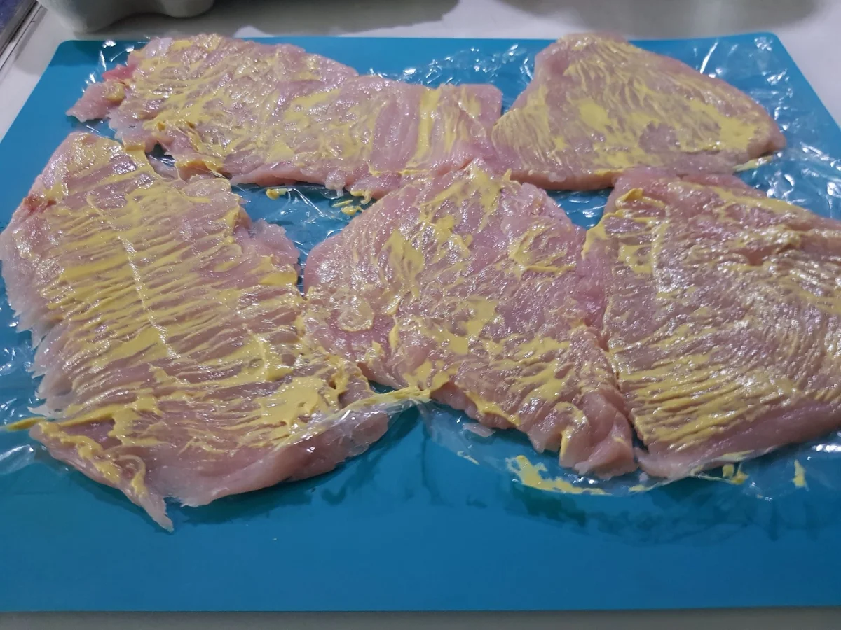 Putenröllchen gratiniert, in Paprikasoße mit bunten Risoni - Rezept - Bild Nr. 13216