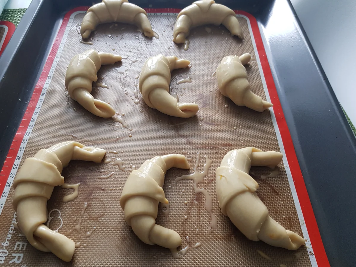 Rezept: Hefe-Milch-Hörnchen Bild Nr. 3 Hefe-Milch-Hörnchen - Rezept - Bild Nr. 3