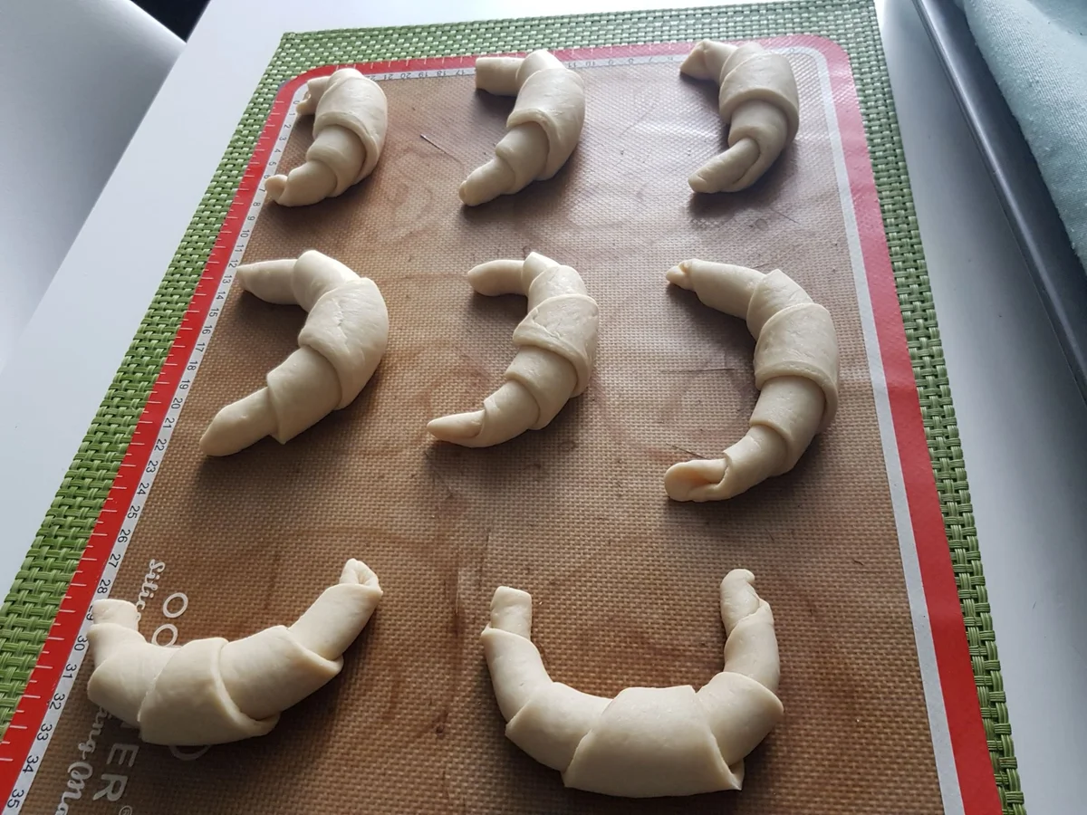 Rezept: Hefe-Milch-Hörnchen Bild Nr. 4 Hefe-Milch-Hörnchen - Rezept - Bild Nr. 4