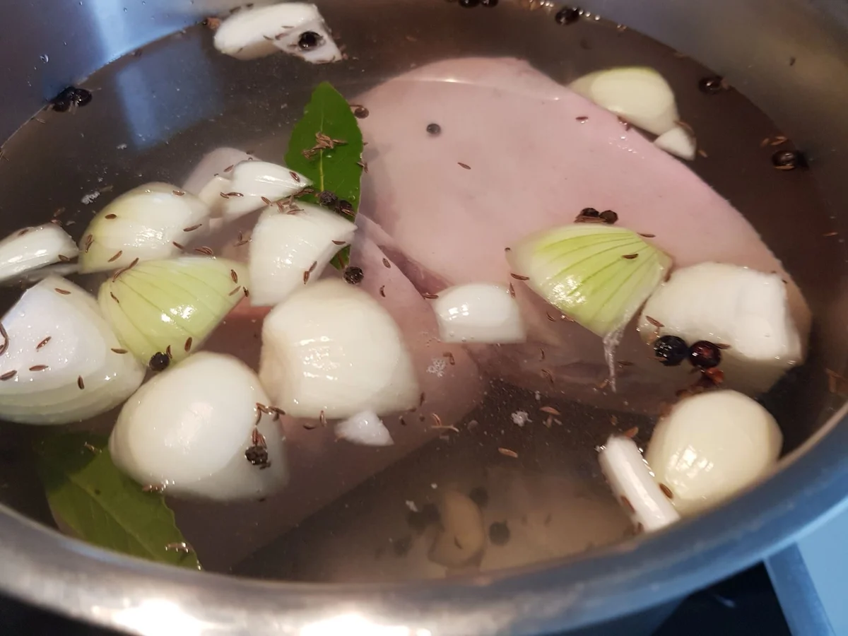 Knusprige Schweinshaxe in Bier-Soße - Rezept - Bild Nr. 13235