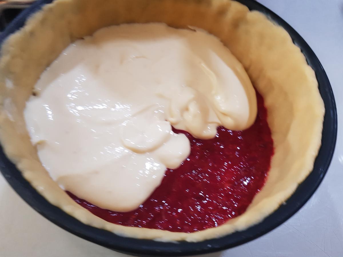 Käsekuchen mit Himbeeren und Streuseldecke - Rezept - Bild Nr. 6