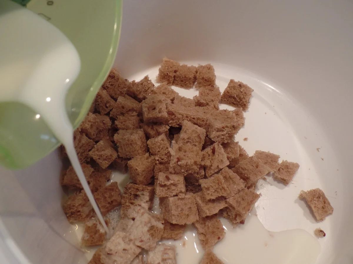 Frikadellen mit Ziegenkäse gefüllt - Rezept - Bild Nr. 13247