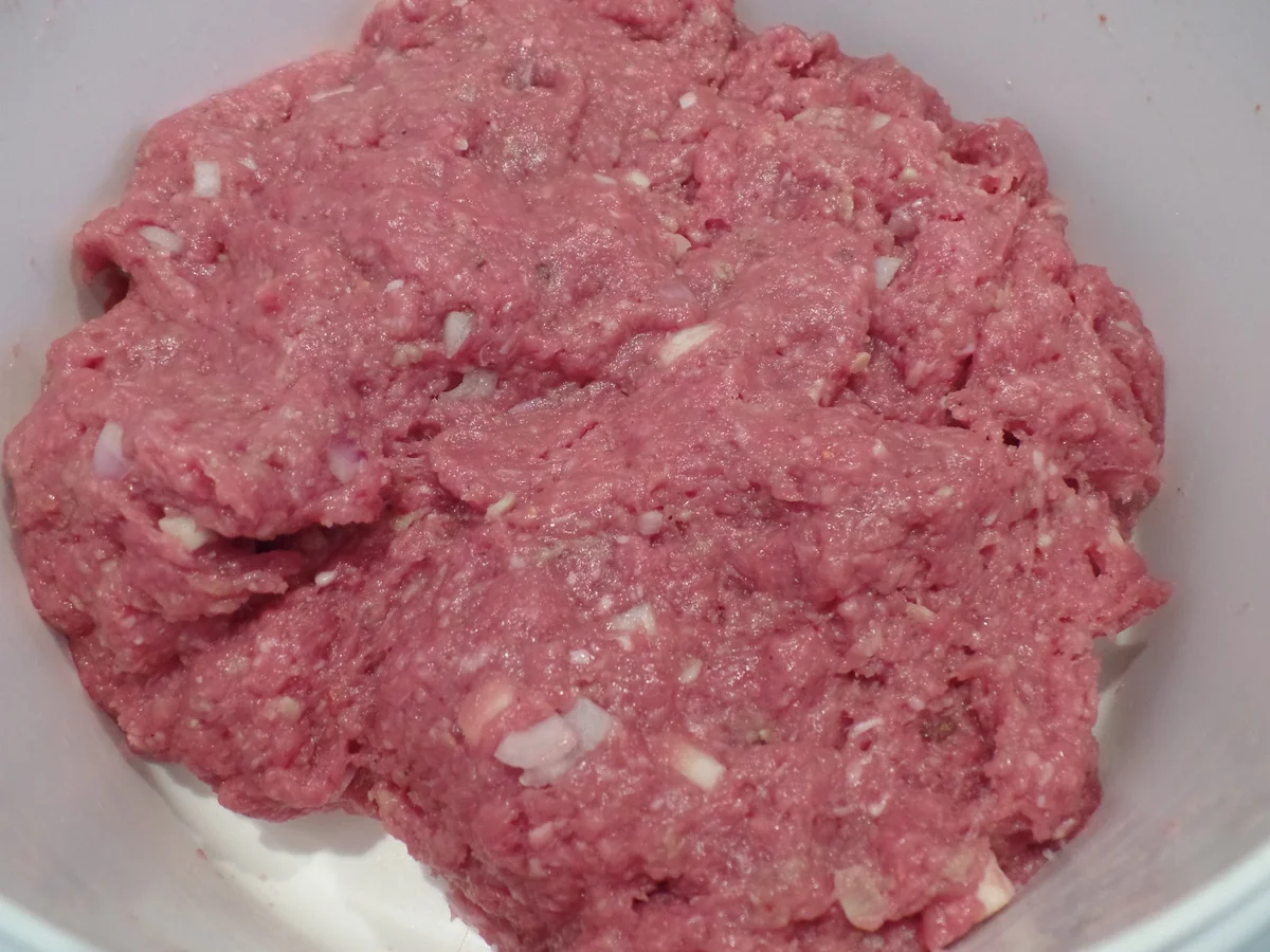 Frikadellen mit Ziegenkäse gefüllt - Rezept - Bild Nr. 13250