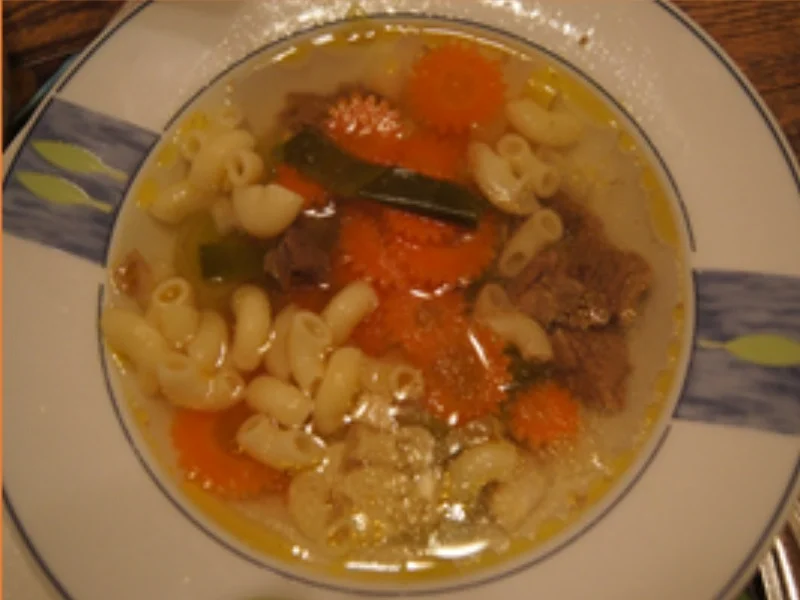 Rindfleischsuppe mit Möhrenblüten - Rezept - Bild Nr. 2