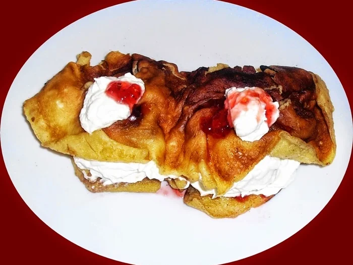 Eierkuchen nach Art von Windbeuteln - Rezept - Bild Nr. 2