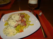 Sautierte Schweinebeine auf Karotten-Wirsing - Rezept - Bild Nr. 2