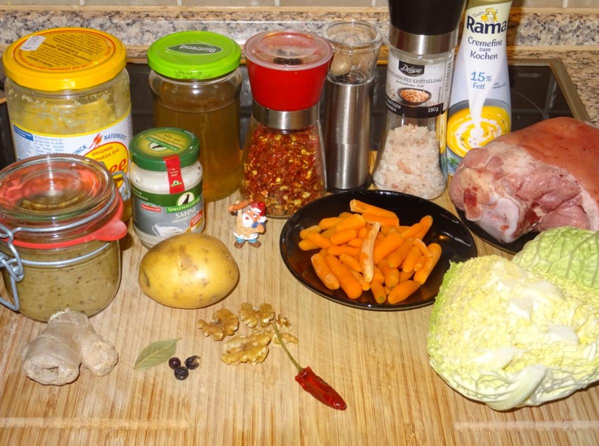 Sautierte Schweinebeine auf Karotten-Wirsing - Rezept - Bild Nr. 3