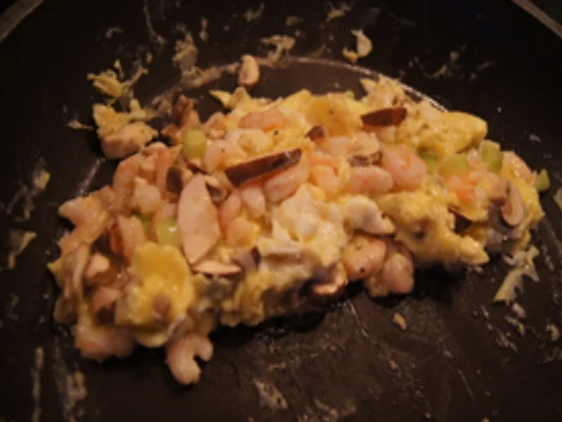 Rührei mit Eismeergarnelen auf Bauernbutterbrot - Rezept - Bild Nr. 9