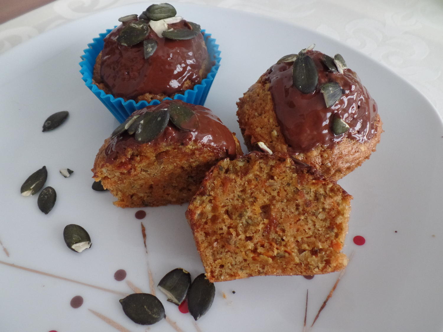 Kernige Möhren-Muffins - Rezept mit Bild - kochbar.de