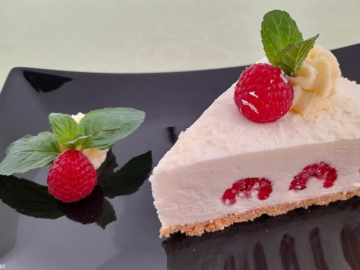 Rezept: Himbeer - Käsesahne - Torte mit weißer Schokolade Bild Nr. 5 Himbeer - Käsesahne - Torte mit weißer Schokolade - Rezept - Bild Nr. 5