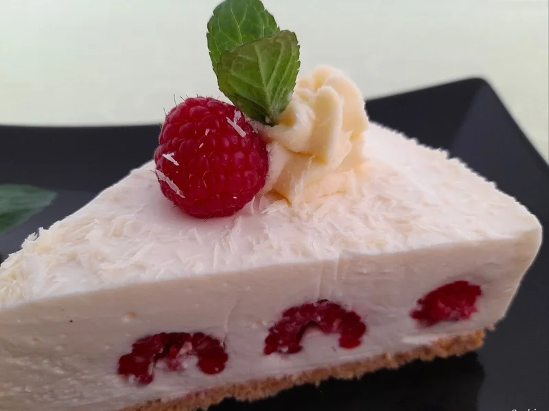Rezept: Himbeer - Käsesahne - Torte mit weißer Schokolade Bild Nr. 6 Himbeer - Käsesahne - Torte mit weißer Schokolade - Rezept - Bild Nr. 6