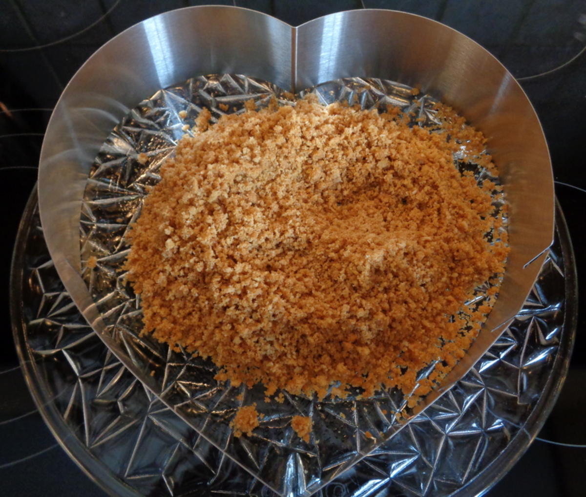 Himbeer - Käsesahne - Torte mit weißer Schokolade - Rezept - Bild Nr. 11