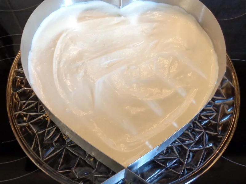 Rezept: Himbeer - Käsesahne - Torte mit weißer Schokolade Bild Nr. 17 Himbeer - Käsesahne - Torte mit weißer Schokolade - Rezept - Bild Nr. 17