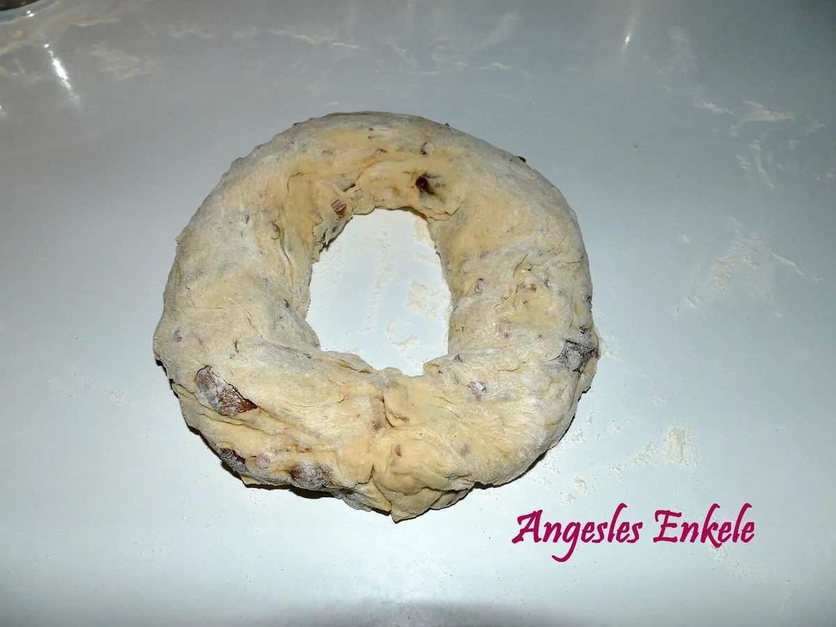 Rezept: Gugelhupf herzhaft Bild Nr. 3 Gugelhupf herzhaft - Rezept - Bild Nr. 3