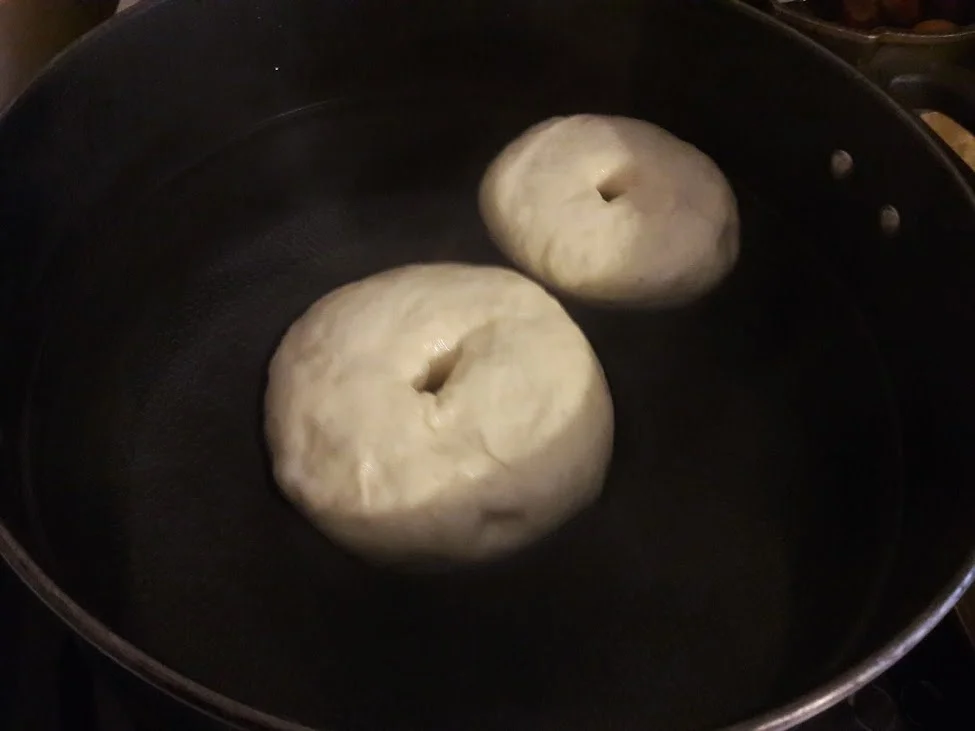 Bagel mit Karotten-Frischkäse und Rucola gefüllt zur kochbar Challenge Februar 2021 - Rezept - Bild Nr. 12