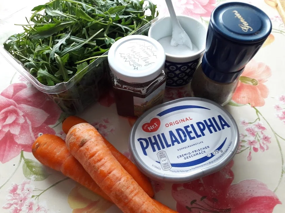 Bagel mit Karotten-Frischkäse und Rucola gefüllt zur kochbar Challenge Februar 2021 - Rezept - Bild Nr. 19